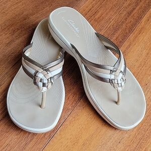 Clarks Tan and White Sandals with Y-Strap Design